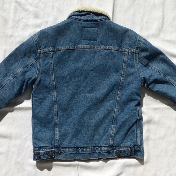 Levi’s Ex-Boyfriend Sherpa Trucker Jacket, Denim - Picture 7 of 7